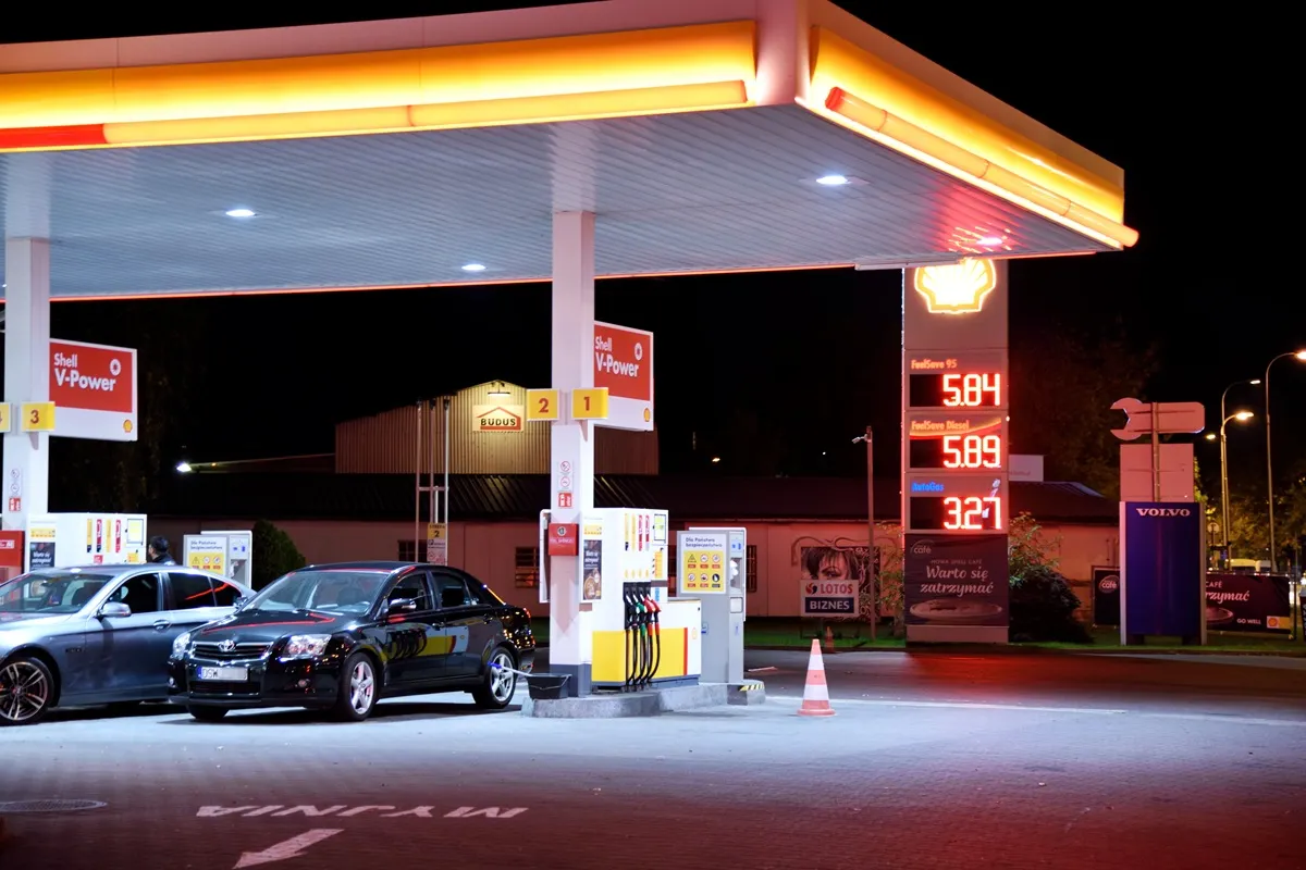 Niespokojnie na rynkach paliw. Czy benzyna dobije do 8 zł za litr?