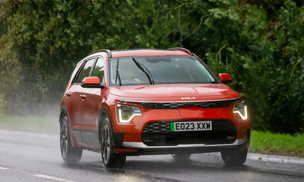 Kia Niro Hybrid: technologia, osiągi i warianty napędu