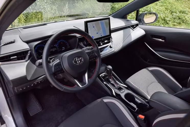 Toyota Corolla vs Toyota C-HR: czy używane hybrydy się psują?