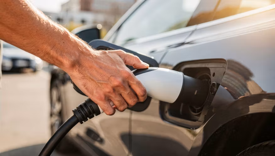 Degradacja baterii EV – jak sprawdzić stan akumulatora przed zakupem używanego elektryka 