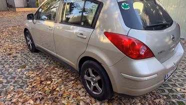 NISSAN Tiida