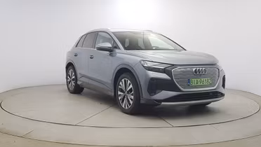 AUDI Q4