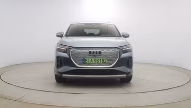 AUDI Q4