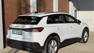 AUDI Q4