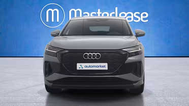 AUDI Q4