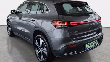 MERCEDES-BENZ EQA