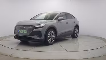 AUDI Q4
