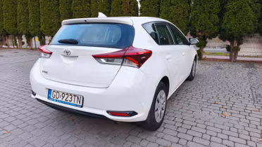 TOYOTA Auris