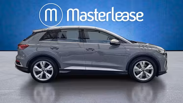 AUDI Q4