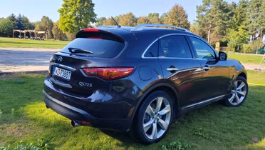 INFINITI QX70