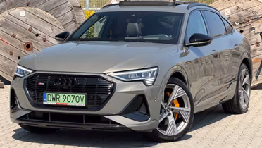 AUDI e-tron Sportback