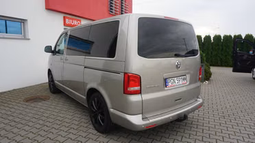 VOLKSWAGEN Multivan