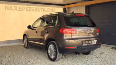 VOLKSWAGEN Tiguan
