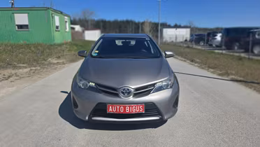 TOYOTA Auris