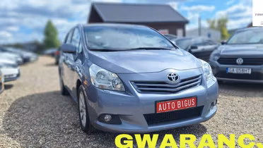 TOYOTA Verso