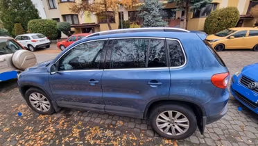 VOLKSWAGEN Tiguan