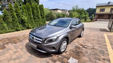 MERCEDES-BENZ GLA