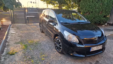 TOYOTA Verso
