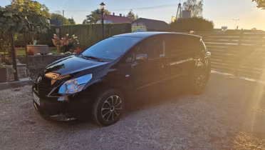 TOYOTA Verso