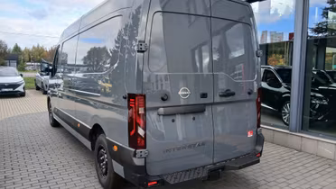NISSAN Interstar
