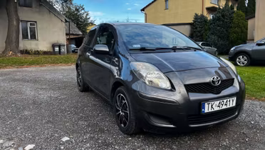 TOYOTA Yaris