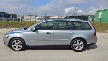VOLVO V50