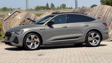 AUDI e-tron Sportback