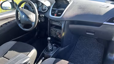 PEUGEOT 207
