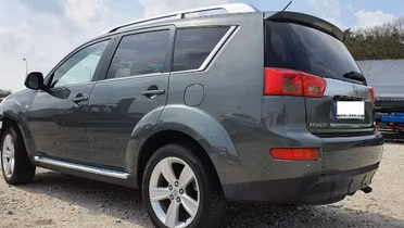 PEUGEOT 4007