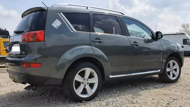 PEUGEOT 4007
