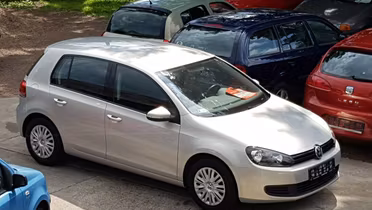 VOLKSWAGEN Golf