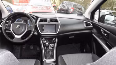 SUZUKI S-Cross