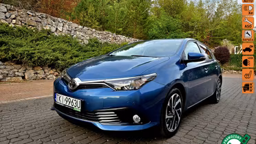 TOYOTA Auris
