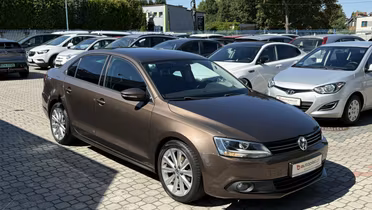 VOLKSWAGEN Jetta