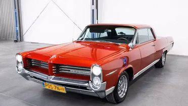 PONTIAC Bonneville