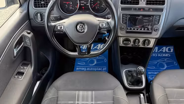 VOLKSWAGEN Polo