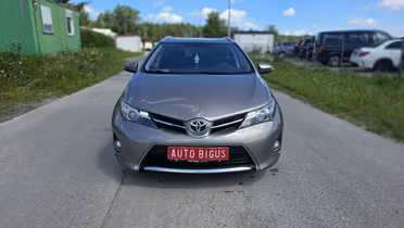 TOYOTA Auris