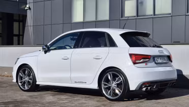 AUDI S1