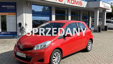 TOYOTA Yaris