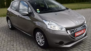 PEUGEOT 208