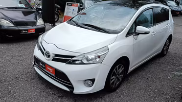 TOYOTA Verso