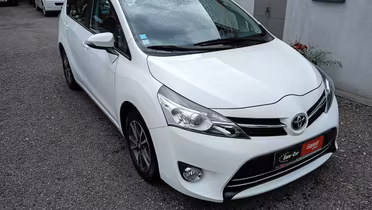 TOYOTA Verso