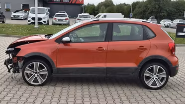 VOLKSWAGEN Polo