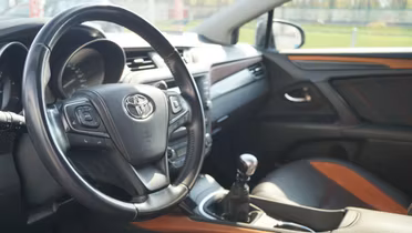 TOYOTA Avensis