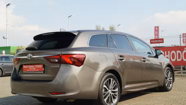 TOYOTA Avensis