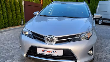 TOYOTA Auris