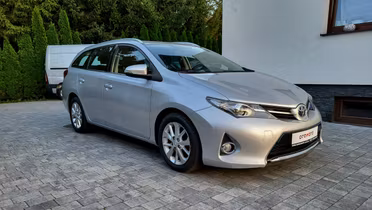 TOYOTA Auris