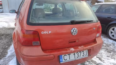 VOLKSWAGEN Golf