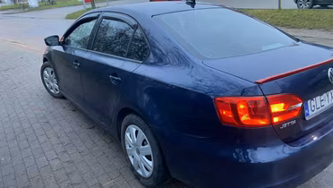 VOLKSWAGEN Jetta