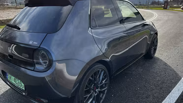 HONDA e